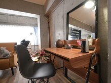 まつげアンド目元美容専門店 ミラクル(Miracle)/ゆったりとしたメイクブース