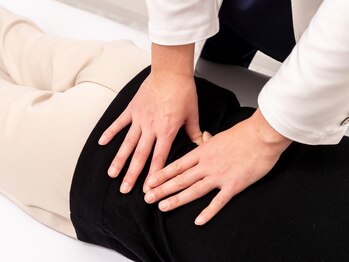 整体リライン 草津院(整体Re:Line)の写真/その場しのぎの整体ではない骨膜整体で姿勢を整えることでしっかりと根本改善。スッと綺麗な姿勢に導きます