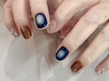 ネイルサロン ノア(Noah)の写真/肌トーンまで綺麗に魅せるカラーで指先に自信を★色選びに迷う方も安心。アナタに似合う色をご提案♪