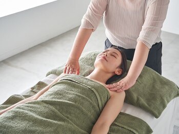 マシュマロハンドの写真/肩の力を抜いて心まで軽く。微弱電流で肩こりを優しくほどき深部の疲れまで癒す◎ハンド60分￥8000