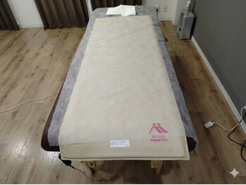 あったかサロンの写真/【クーラー冷えも解消!】遠赤外線で背骨の神経まで温め、全身を緩めて不調をケア。リフレッシュ効果◎!