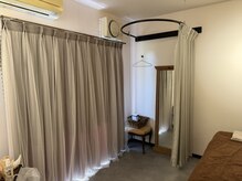 Lambell Beauty Studio./