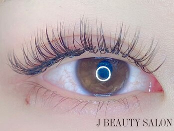 ジェービューティーサロン(J beauty salon)の写真/ナチュラルからボリュームまで、多彩なデザインであなたの魅力を引き出します♪モチが良くて理想の目元に！