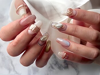 ネイルアンドアイラッシュ シシュ なんば本店(nail&eyelash SyiSyu)の写真/デザインは好きだけど、長さが揃ってなくて満足できない方へ。ジェルでの長さ出し１本～対応★