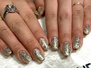 クイーン(Queen)の写真/【瓢箪山】指先から恋を惹き寄せる♪彼をドキッとさせる“大人モテ”ネイル。絶妙な血色感で肌まで綺麗に♪