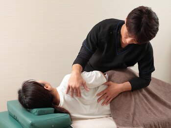 やとう鍼灸整骨院の写真/【椥辻駅すぐ/土日◎】猫背や骨盤のゆがみからくる全身の重さに！姿勢を整える全身もみほぐしでスッキリ