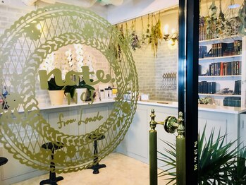 アイラッシュ ノート1103(eyelash note.1103)/外観