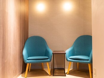 サロンドマーリッシュ(salon de Maalish)/待合スペース