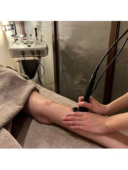 ラボラトリー バイ イー 麻布十番店(laboratory by E)/ラフォスプロで脚集中【麻布】