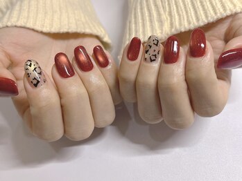 ペルシャ(Persian)/マグネットネイル(担当:YU)