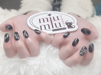 ミュウミュウ(miumiu)/冬限定ネイル特集