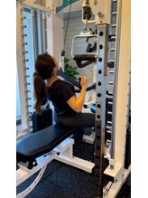 ブーケ プルメリア店(Bouquet)/マシンや自重トレーニング