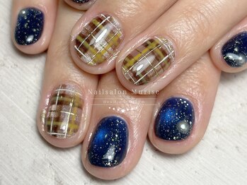 【ショート×チェックネイル】