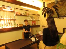 Asiaju salon MAHALO-マハロ-【リンパマッサージ/もみほぐし/足つぼ/ヘッドスパ】の雰囲気(カウンセリングでお悩みをしっかりと伺います)