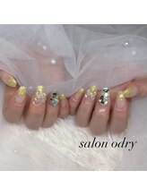 サロン オードリー 名駅店/４本アート★持ち込みOK