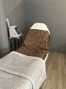 アレーズ(a l'aise)の写真/小規模プライベートサロンでゆったり過ごせます♪落ち着いた空間で施術を受けていただけます。