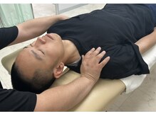 心メディカル整体院の雰囲気（首肩調整で首肩こり、身体の左右差を改善）