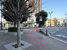 アトラクト(Attract)/ロータリーを右に曲がって、