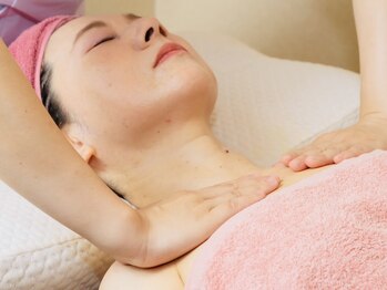 エステティックサロン 唯一 富田林店/施術中