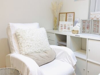 ネイルサロンnekoの写真/お爪の状態を見極め、一人一人に合った施術をご提供◎落ち着いた空間でリラックスして施術を受けられます。