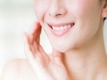 ヨサパーク リュクス 野崎店(YOSAPARK luxe)の写真/【小顔×美肌】テラキューブでキュッとお顔のラインを引き上げ/ハーブ蒸しで全身デトックス!艶玉美肌へ☆