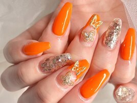 オレンジ　蝶ネイル　夏ネイル