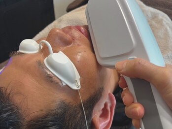 ワンアップ(One-up)の写真/歴20年凄腕オーナーによる≪高出力×ハイ冷却脱毛≫で他店との違いを実感！メンズ多数来店の実力派サロン★