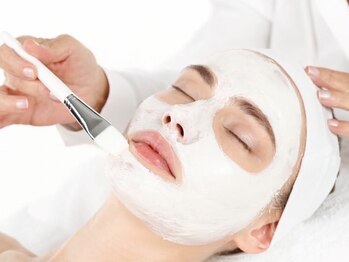 アリュール 京都烏丸御池店(ALLURE)の写真/脂性肌ニキビケア促進プログラム《クリスティーナ》本気でニキビケア,肌改善を目指す方に♪