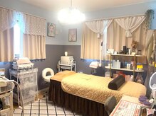 ラタビューティーヒラツカ(RataBeauty Hiratsuka)の雰囲気（サロンの内観　暖かい光とレモングラスの香りでリラックスタイム）