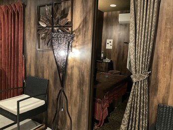 アジアンリラクゼーション ヴィラ 八尾店(asian relaxation villa)/こだわりはお部屋の入り口にも♪