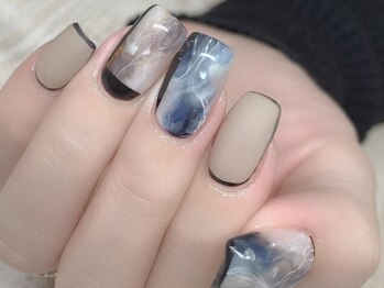 カラーズ(colors.)/ニュアンス×マット×奥行。