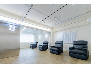 ザ ブロウ 池袋東口店(THE BROW)の写真/【眉毛/メンズ/池袋】メンズ眉毛専門店◇似合う眉が初回から分かる【THE BROW池袋東口店】