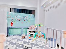 サロン チッチ(Salon titti)の雰囲気（おもちゃも本も動画も完備のキッズスペース＊）