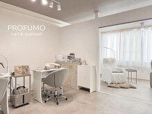 プロフーモ(PROFUMO)の雰囲気（ゆったり広々とした店内です♪同時施術も可能です◎）