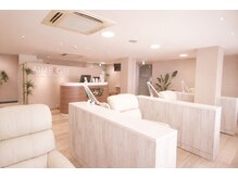エメローズ 心斎橋店(AIMEROSE)/広々とした店内