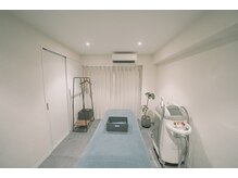 大人のための美活サロン"commerce"の雰囲気（202号室：メンズ、光脱毛対応の部屋）