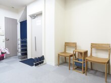 なか鍼灸マッサージ院の雰囲気（待合室もありますので、余裕を持って早めにご来院いただけます。）