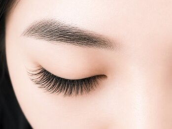 ABマツエクネイルサロン 2号店の写真/【同時施術で贅沢美容day♪】半個室のプライベート空間でネイルもまつ毛も一緒に完成◎お忙しい方にも！