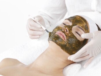 ラインファンタジー 武庫之荘店の写真/剥離無しのクリスティーナピーリング!くり返すニキビのケア、ざらつき、毛穴開き、黒ずみ、むくみ解消に◎