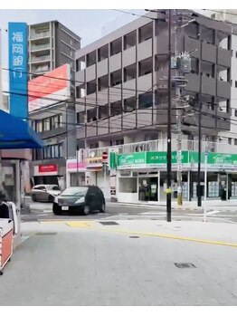 ラムア 春日原 大野城店(LAMUA)/信号を渡り福岡銀行の方角へ