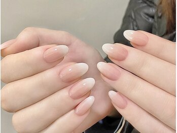 ユミ(U.MI.)/グラデーションネイル