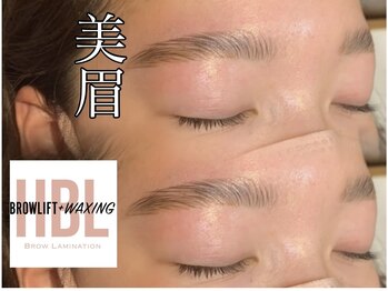 シャローム アローヴ(shalom alob)/ハリウッドブロウリフト