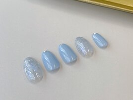 ラメ入りブルーフラッシュネイル