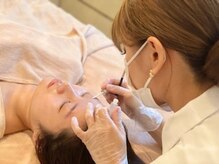 ジェミニ(Gemini)/ワセリンで眉毛を保護します