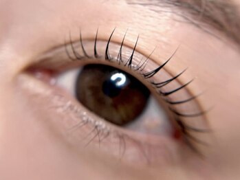 エレ(ele)の写真/【ナチュラル志向に大人気！】多彩なロットで理想の目元に出会えます◎すっぴんでも華やかな目元へ♪