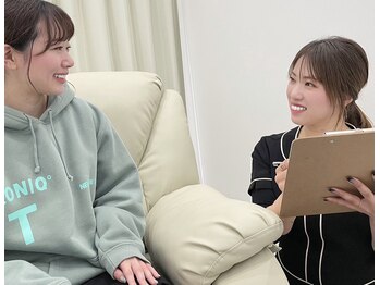 ホワイトニングショップ 奈良香芝店(Whitening shop)の写真/【歯科提携セルフホワイトニング専門店】セルフでも大丈夫！スタッフが分かりやすくご説明♪自然な白い歯に