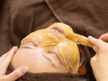 アクーディアサロン 高崎店/松ヤニパック施術の様子