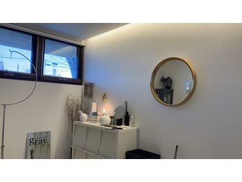 アイラッシュサロン グレイ(eyelush salon gray.)/