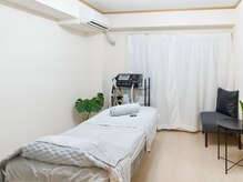 STUD &nbsp;BeautyStudio【スタッド】 美白/シミ/たるみ/毛穴/脱毛/眉毛/スカルプケア/施術ルーム