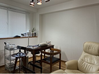 スモーキーネイル(smoky nail)の写真/21時まで営業（最終受付19時）しており、お仕事帰りの方にもおすすめ♪自爪に優しいフィルイン施術◎